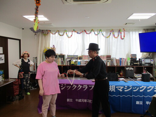 マジックショー 2  R7【生活介護】