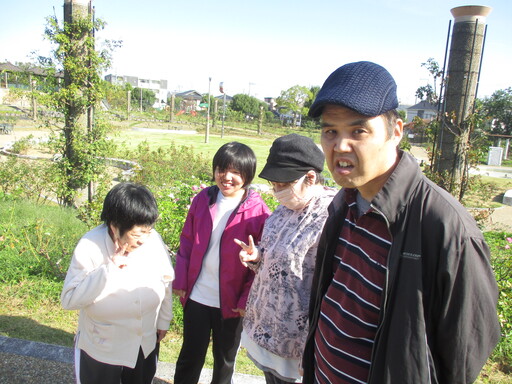 バラ公園 2  R7【生活介護】